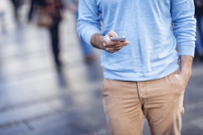 Summer Safety Tips: Distracted Walking